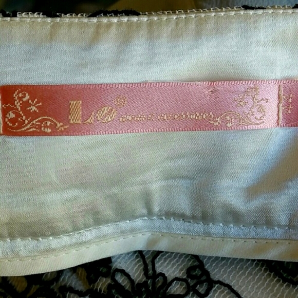 Lo Embroidered Lace Black and White Mini Faux Wrap Skirt Side Pockets Si… - Picture 7 of 9